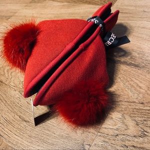 Victoria's Secret Shoes - Victoria’s Secret Red Pom Pom Slippers Size 7/8 Victoria's Secret Shoes - Victoria’s Secret Red Pom Pom Slippers Size 7/8